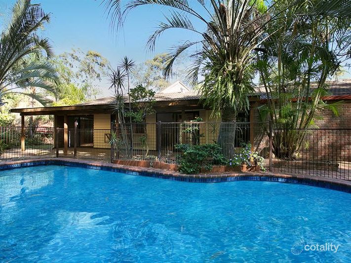 2 Lant St, Chapel Hill, QLD 4069