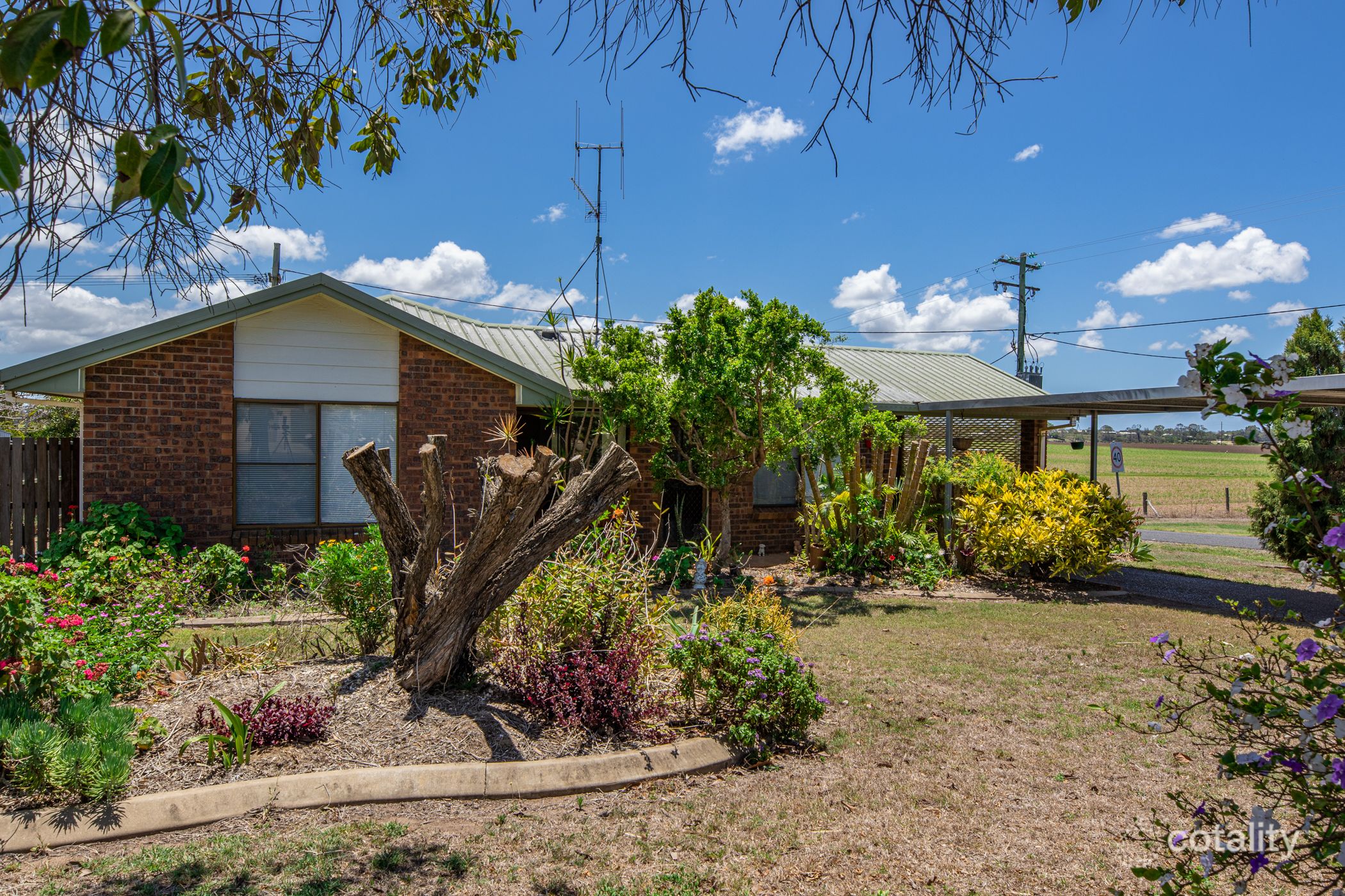 2 Cox Cres, Millbank, QLD 4670