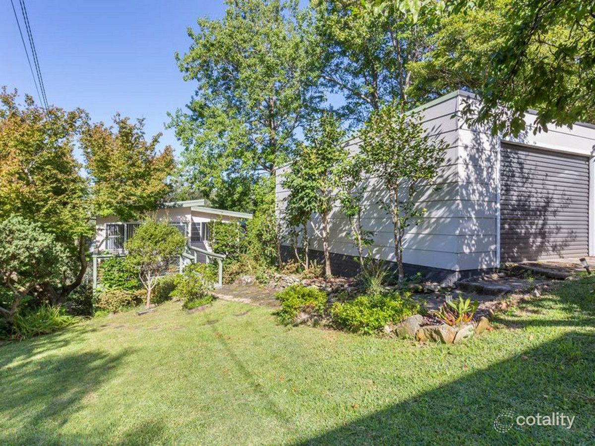 18 Parkes Cres, Faulconbridge, NSW 2776