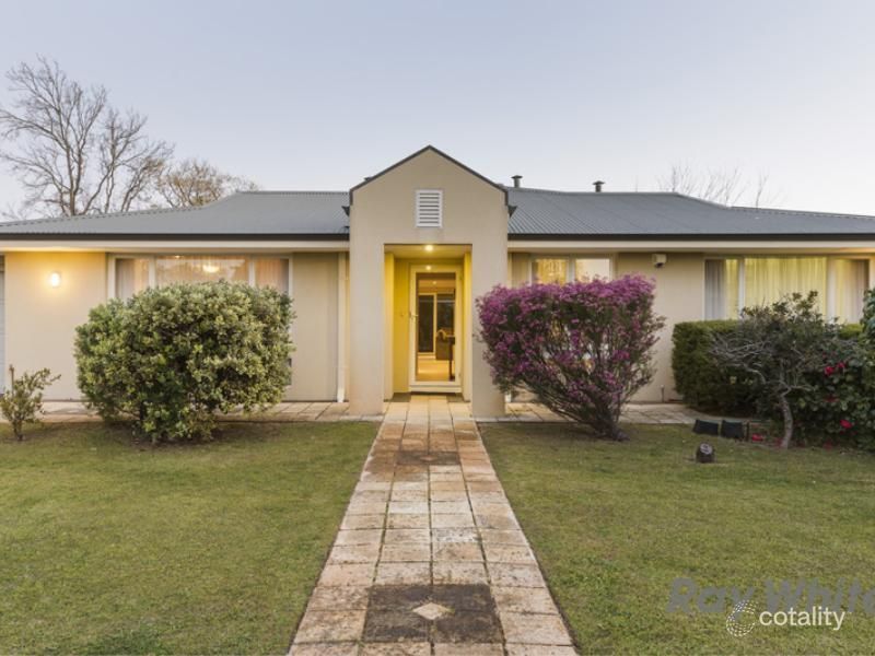 8 Gannett St, Bateman, WA 6150