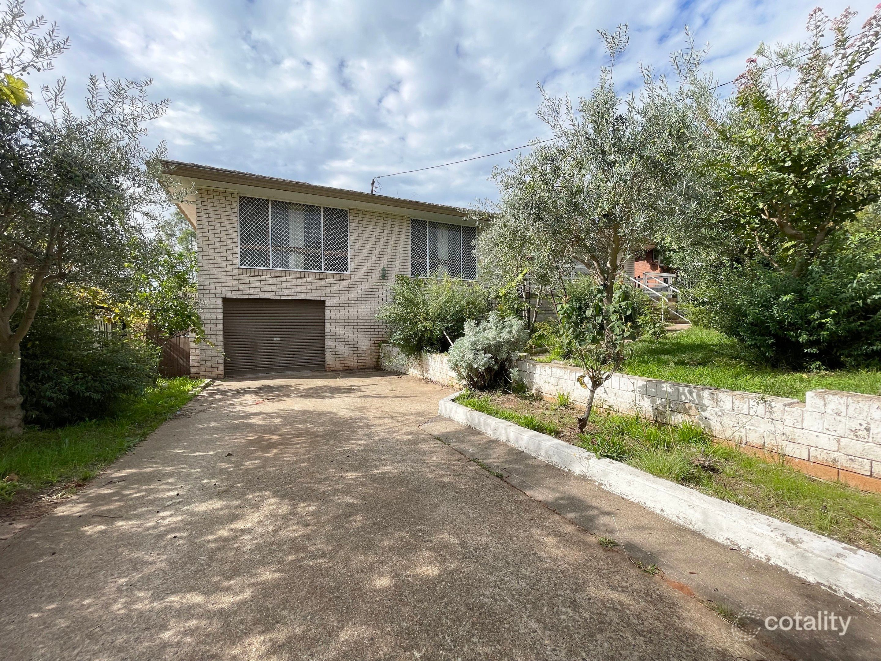 55 Nasmyth St, Young, NSW 2594