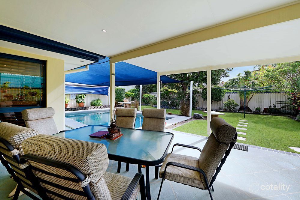 25 Drake Ave, Paradise Point, QLD 4216