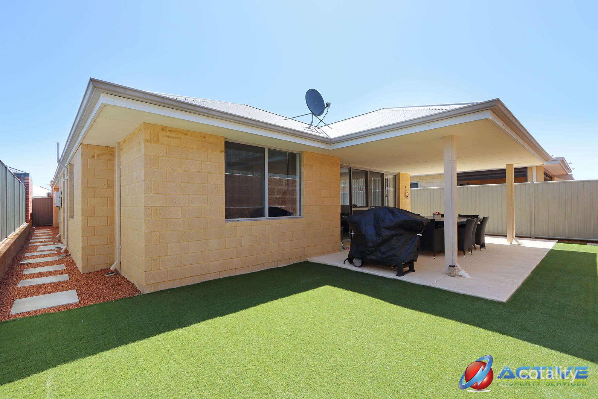 36 Litchfield Cir, Wandi, WA 6167