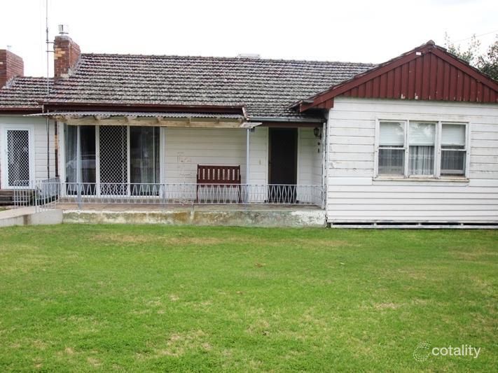 68 Hennessy St, Tocumwal, NSW 2714