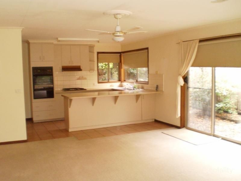 2/14 Victor Rd, Bentleigh East, VIC 3165