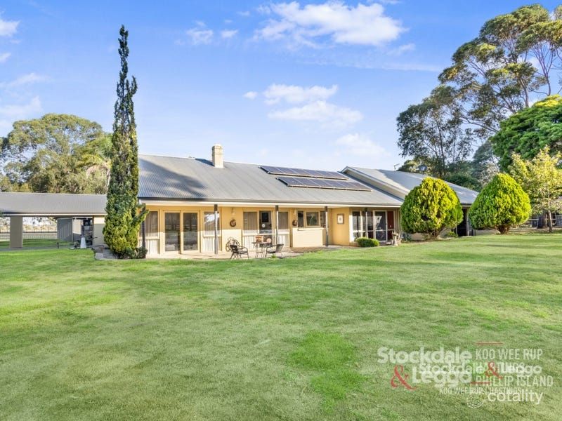 12 Fiona Dr, Cranbourne South, VIC 3977