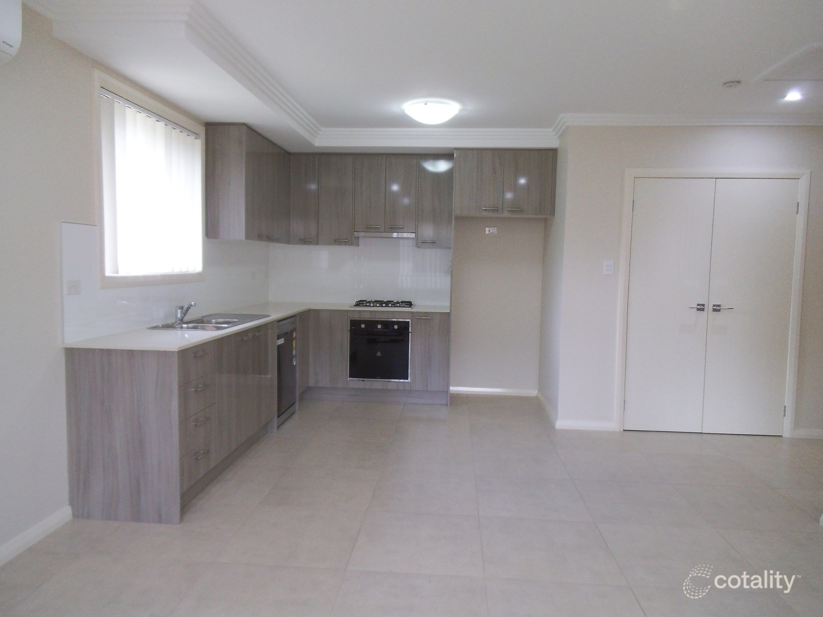 9 Oaklands Cct, Gregory Hills, NSW 2557