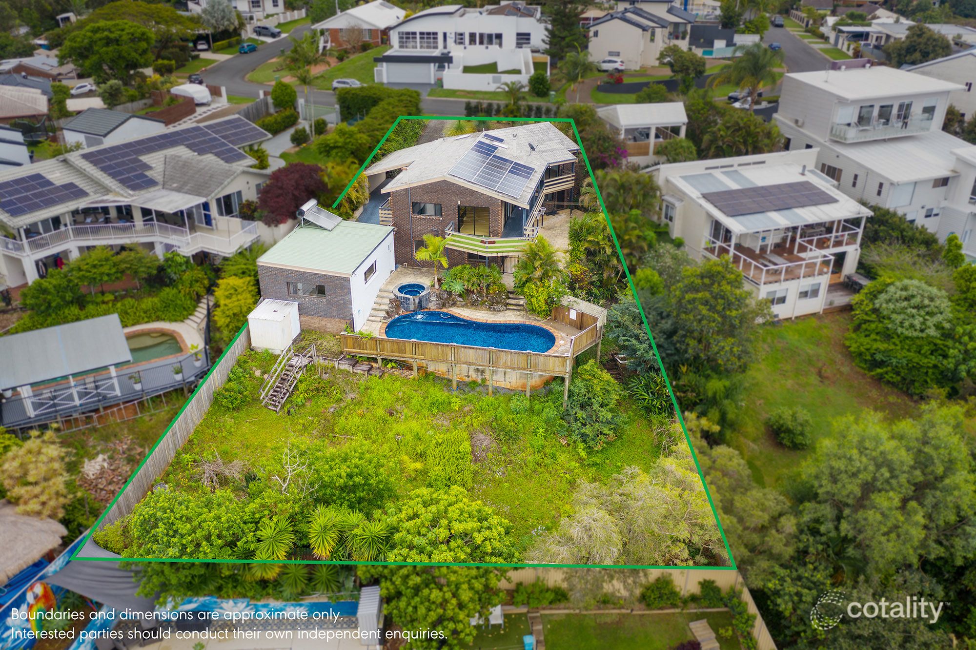 22 Summit Cres, Carrara, QLD 4211