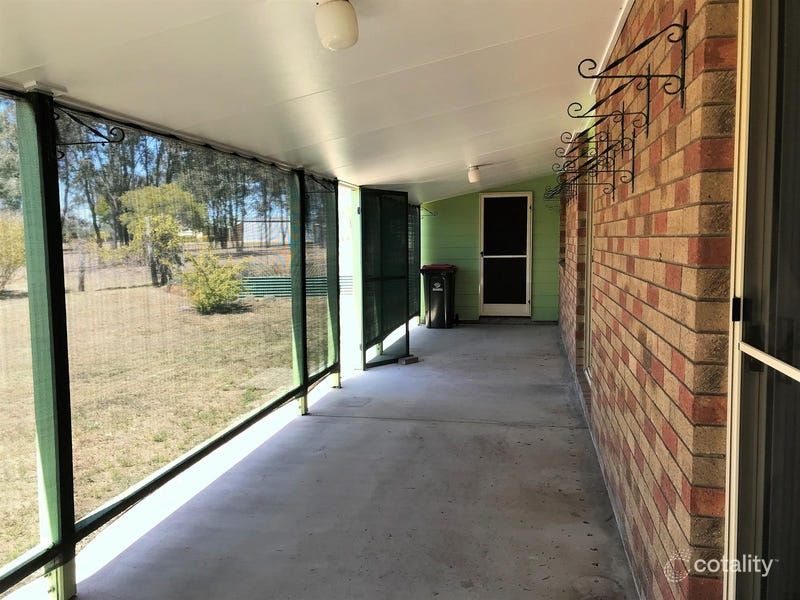 34 Oliver Rd, Nanango, QLD 4615