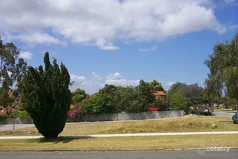 102 Rookwood St, Menora, WA 6050