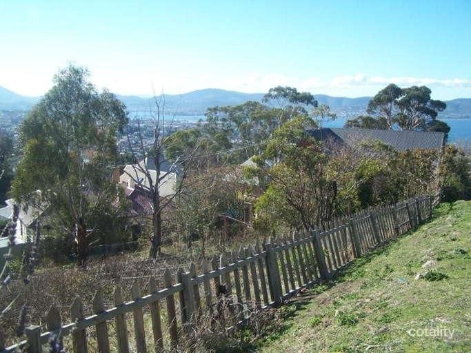 2 Oberon Ct, Dynnyrne, TAS 7005