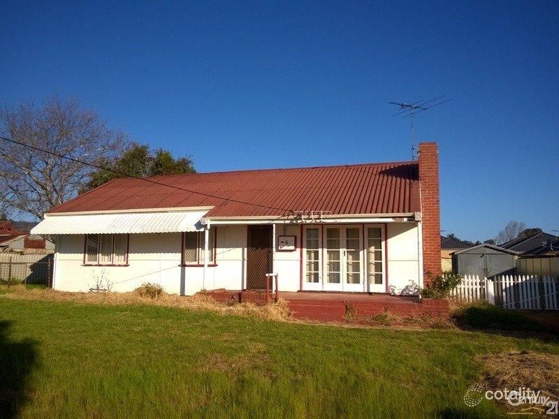 6 Friar Rd, Armadale, WA 6112