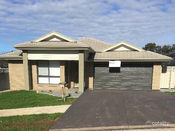 16 Adele Ave, Wadalba, NSW 2259