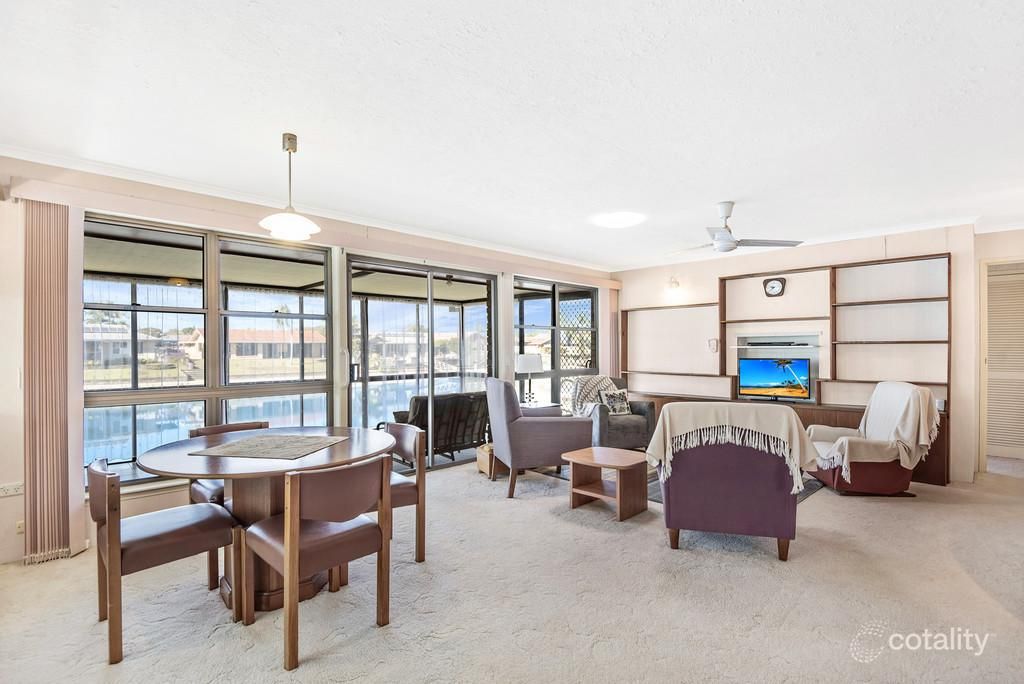 8 Kingfish Ct, Palm Beach, QLD 4221