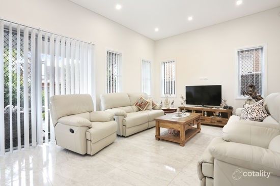 4 Cameron Ave, Bass Hill, NSW 2197