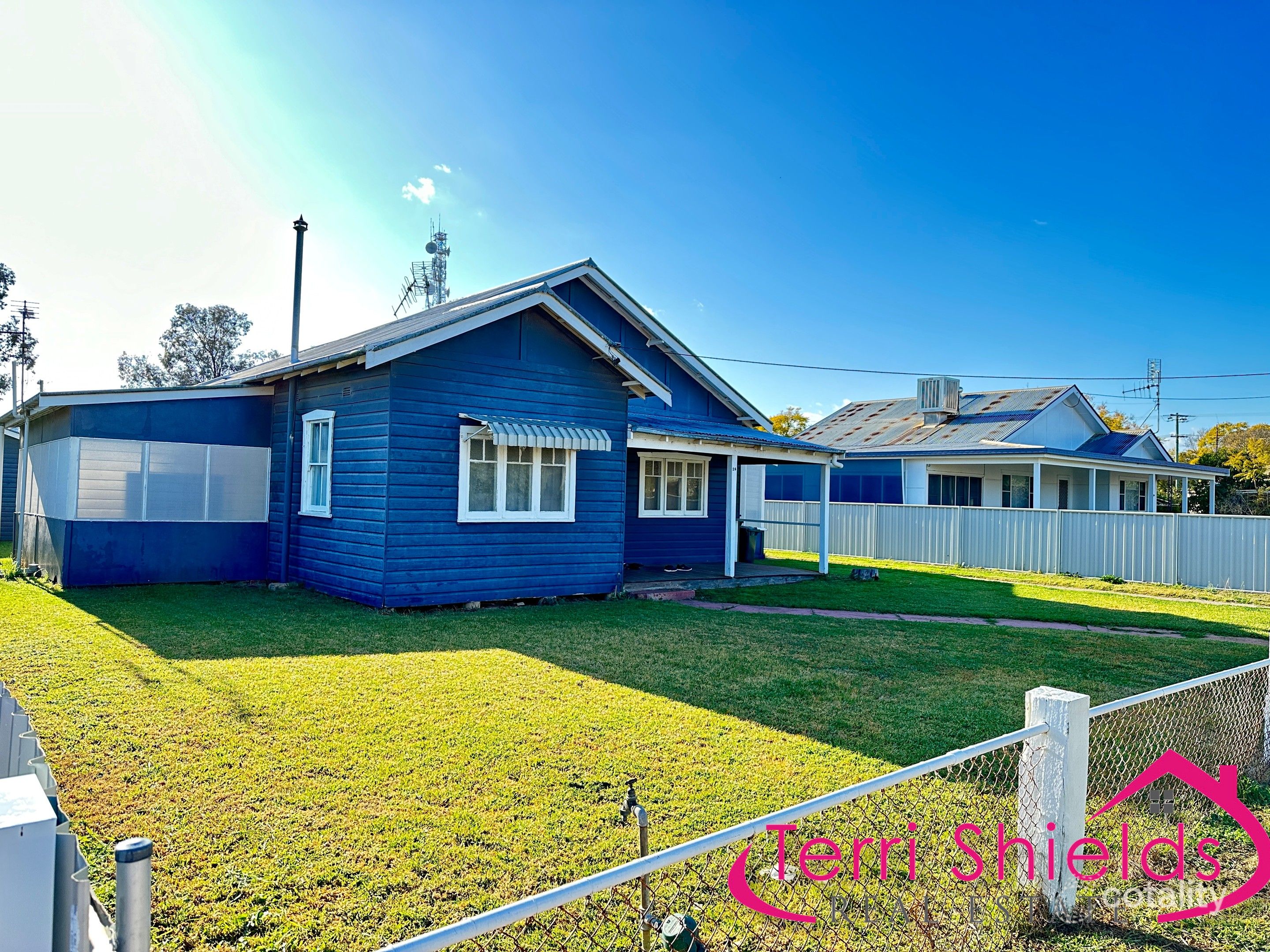28 Chester St, Warren, NSW 2824