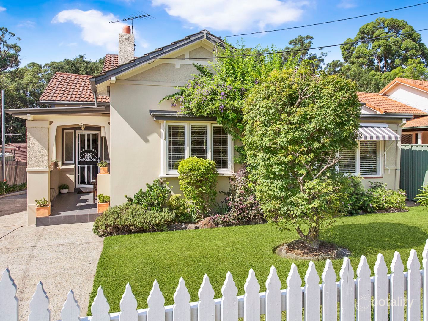 37-37a Pretoria Pde, Hornsby, NSW 2077