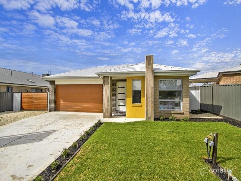 4 Autumn Cl, Huntly, VIC 3551