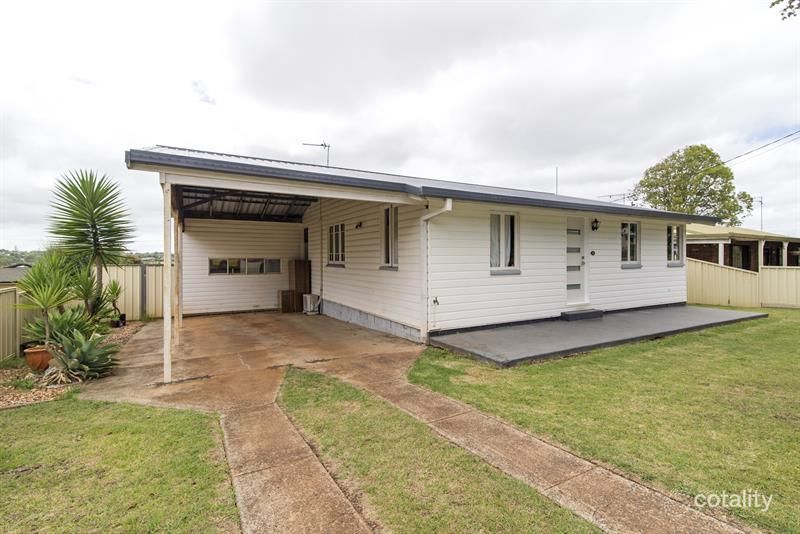 34 Noll St, Kearneys Spring, QLD 4350