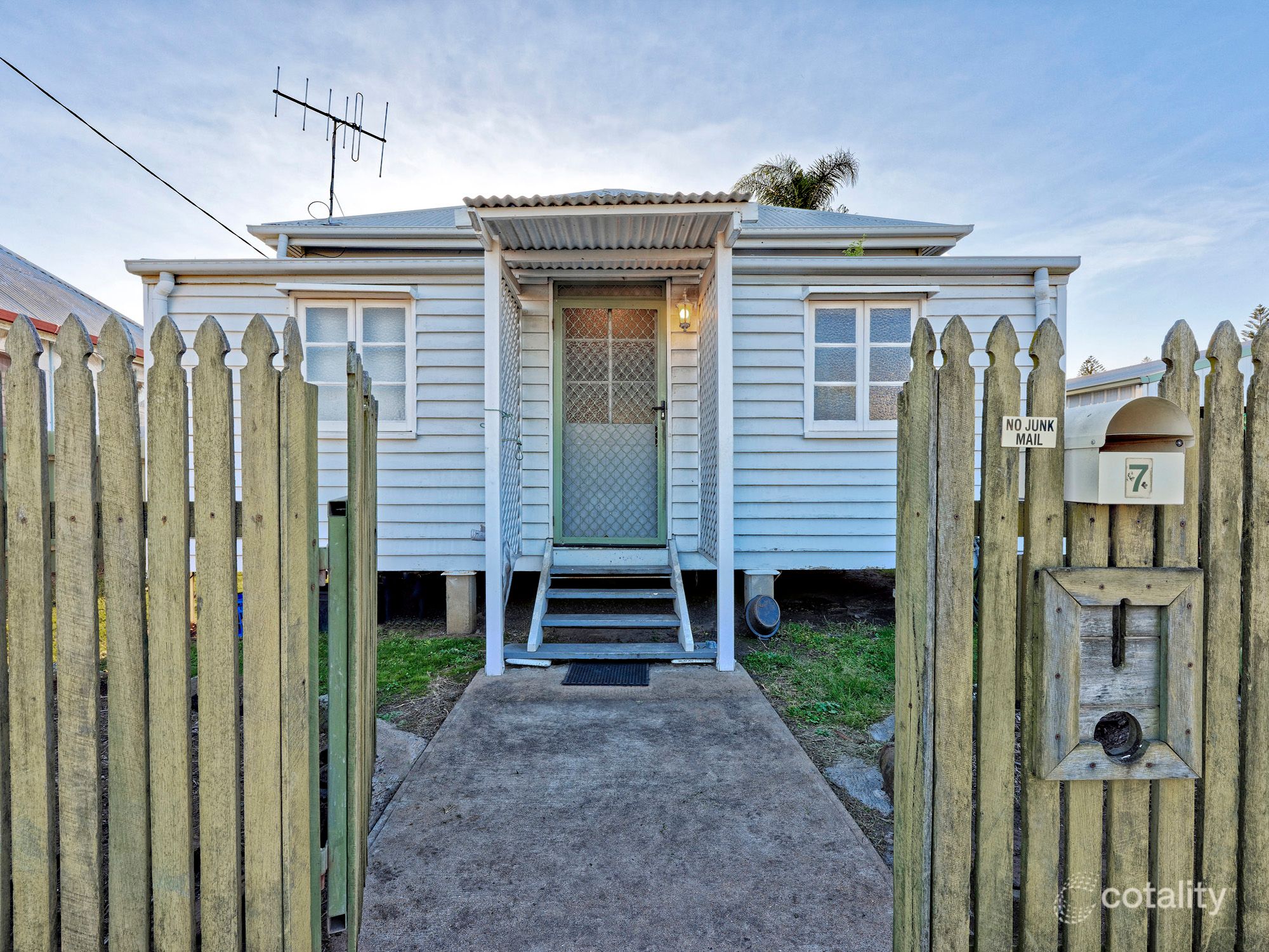 7 Kent St, Bundaberg East, QLD 4670