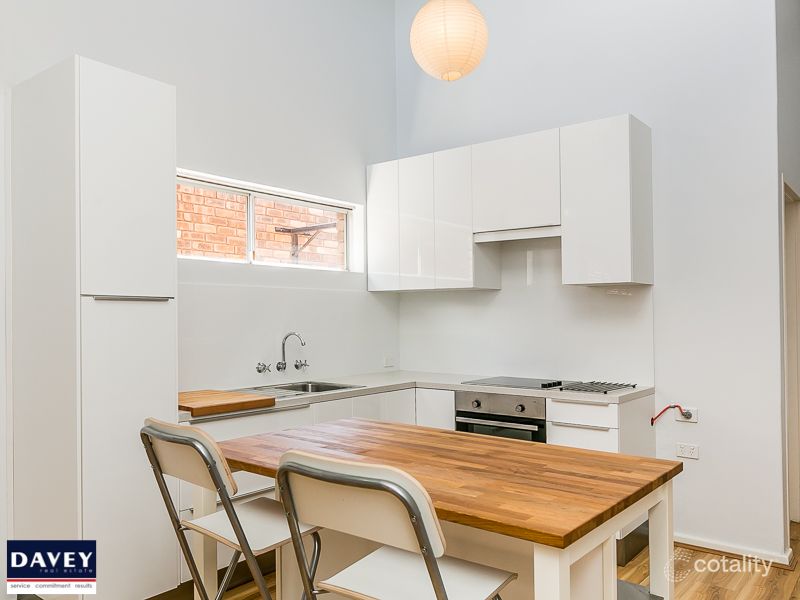 2/19 Calais Rd, Scarborough, WA 6019