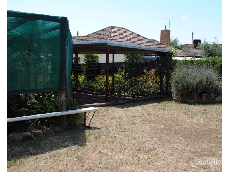 98 Gillies St, Maryborough, VIC 3465