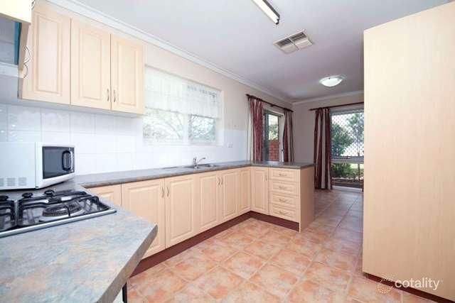 67 Amanda Dr, Camillo, WA 6111