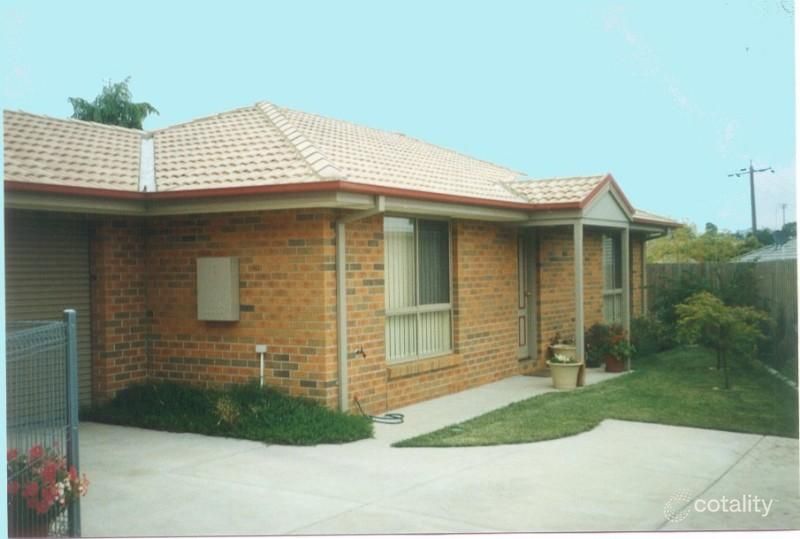 1/2 Macdonald St, Ballarat East, VIC 3350