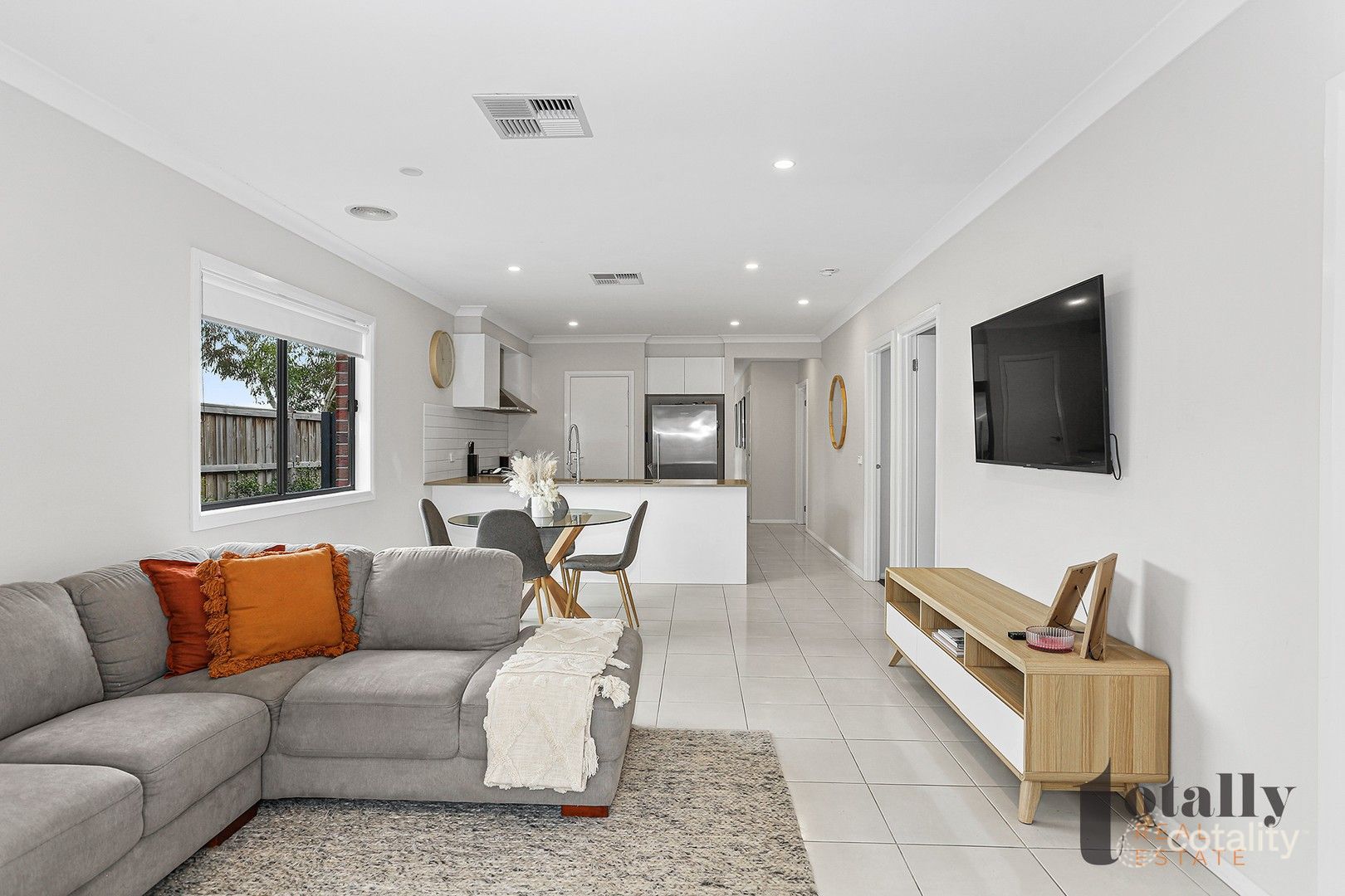 10 Hockley Ave, Mickleham, VIC 3064