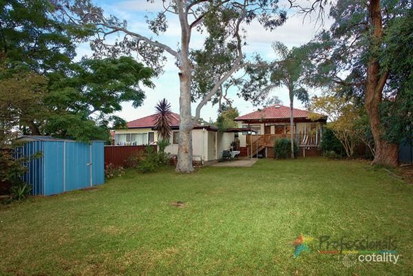 215 Moorefields Rd, Roselands, NSW 2196