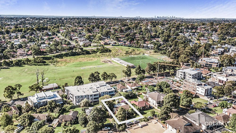 8 Gover St, Peakhurst, NSW 2210