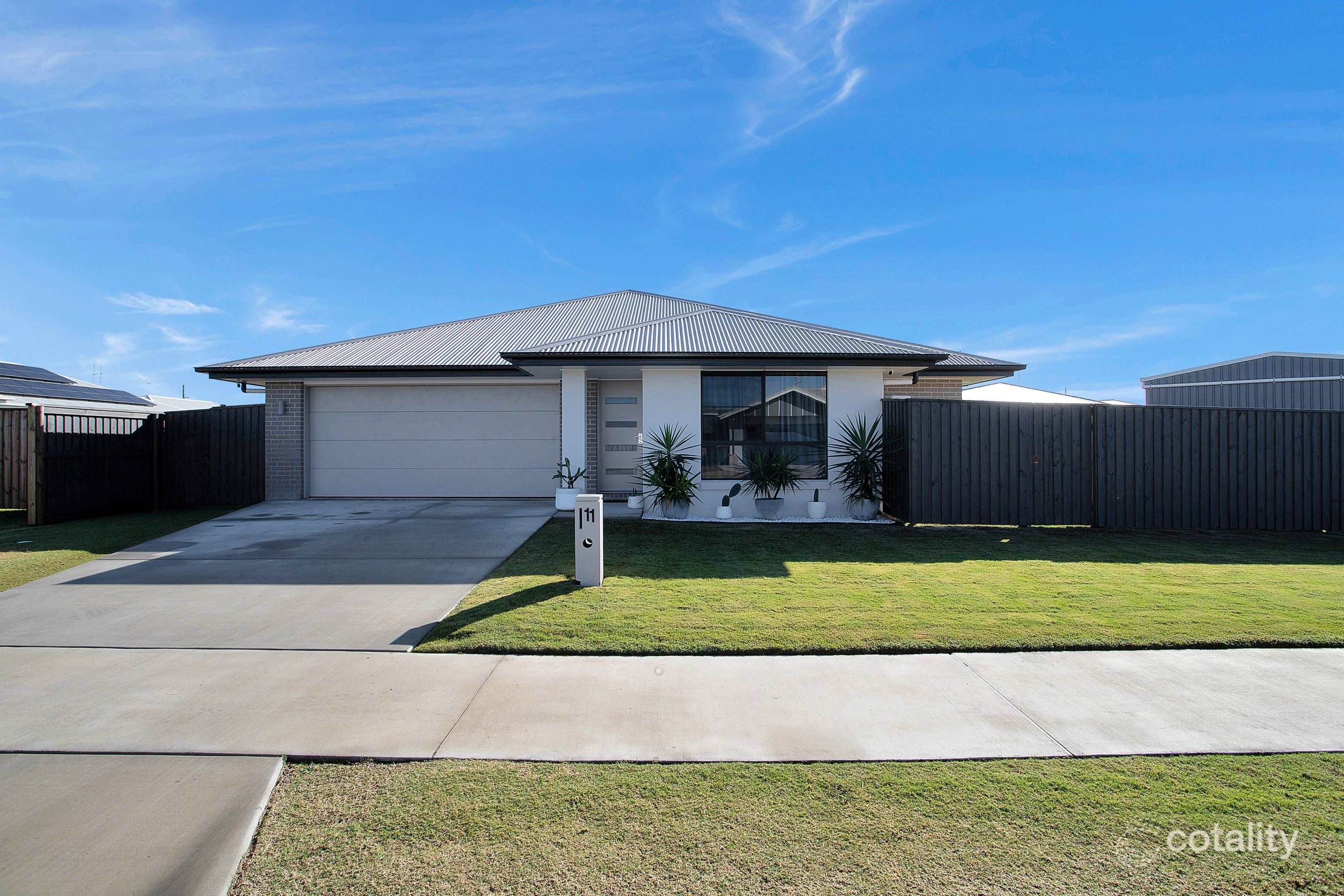 11 Radiata St, Rural View, QLD 4740