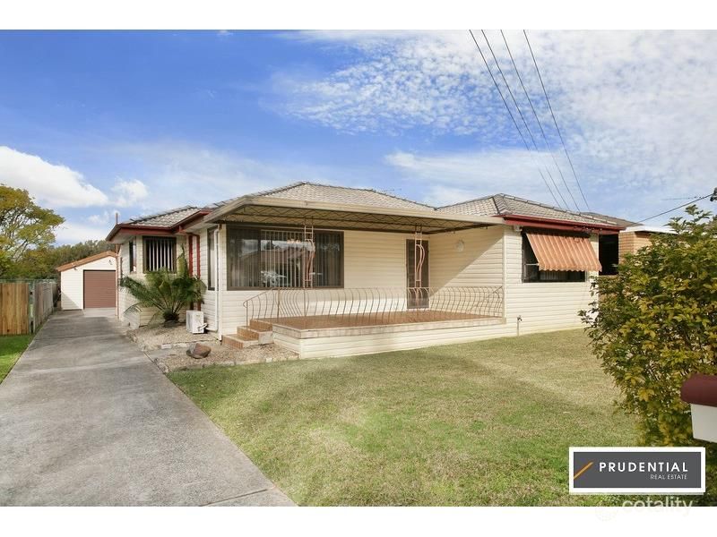 25 Weir Cres, Lurnea, NSW 2170