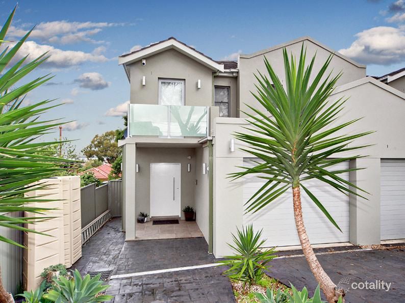 12 Junee Cres, Kingsgrove, NSW 2208