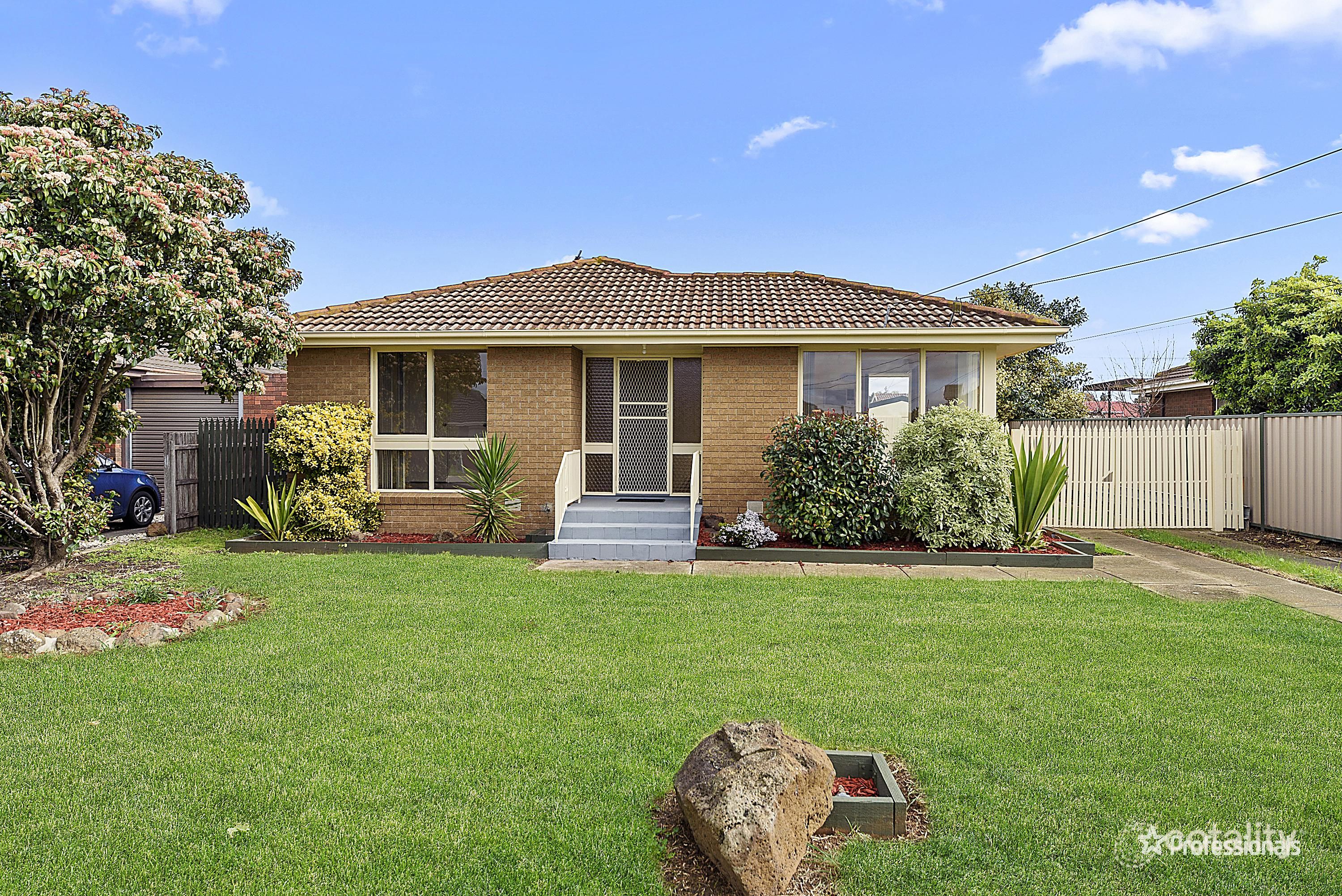 8 Milton Dr, Wyndham Vale, VIC 3024