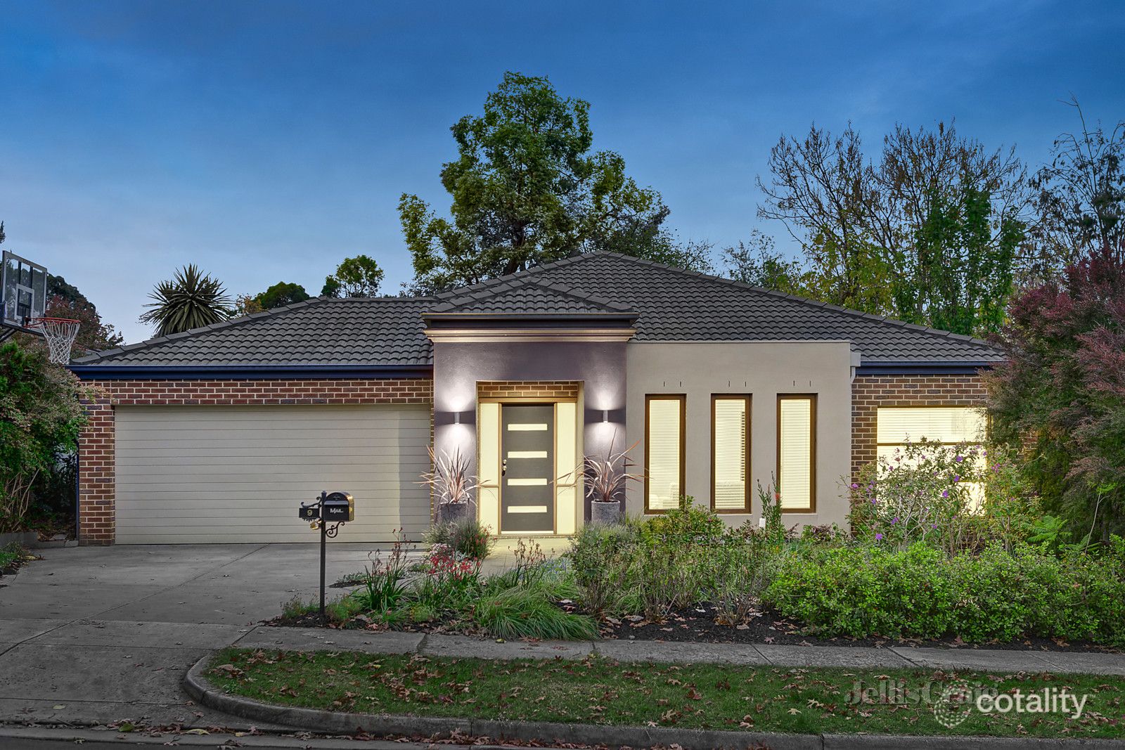 9 Sunshine Ave, Mitcham, VIC 3132