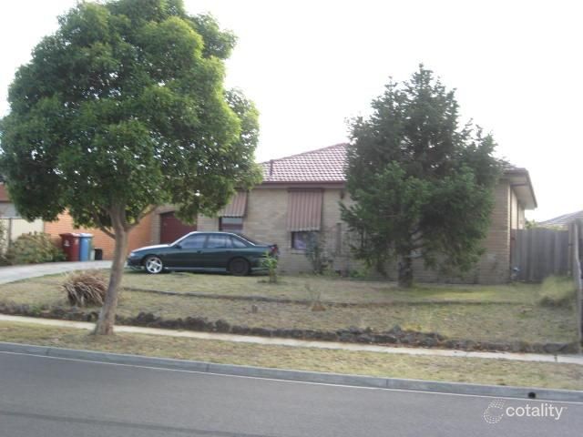 13 Admirala Ave, Dandenong North, VIC 3175