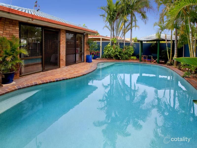 15 Matthew St, Scarborough, QLD 4020