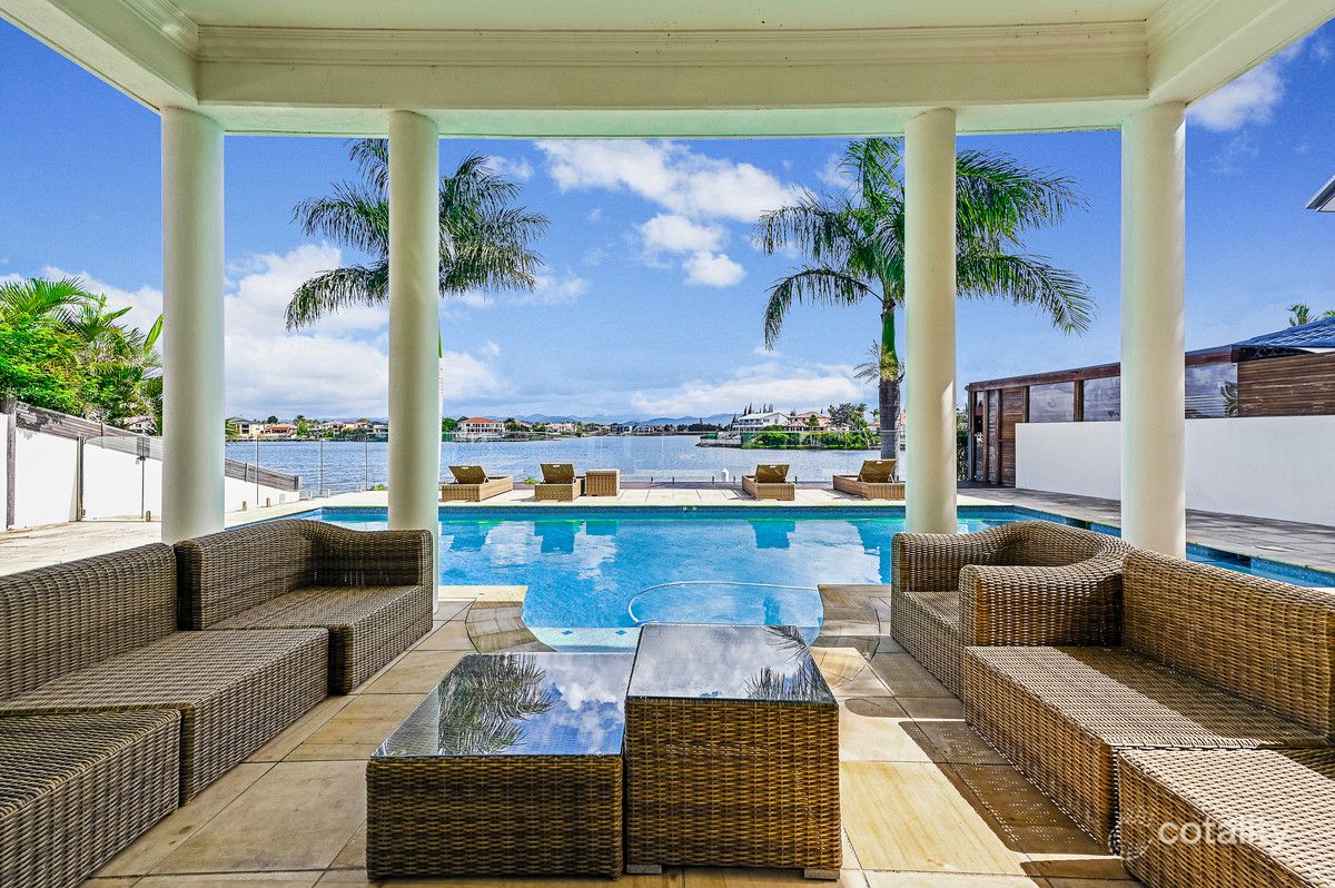 27 San Simeon Dr, Clear Island Waters, QLD 4226