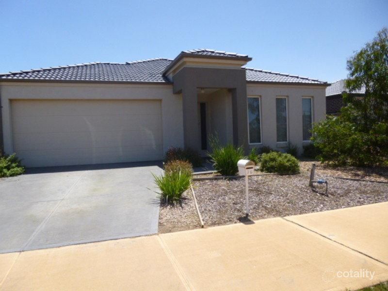 76 Breasley Pkwy, Point Cook, VIC 3030