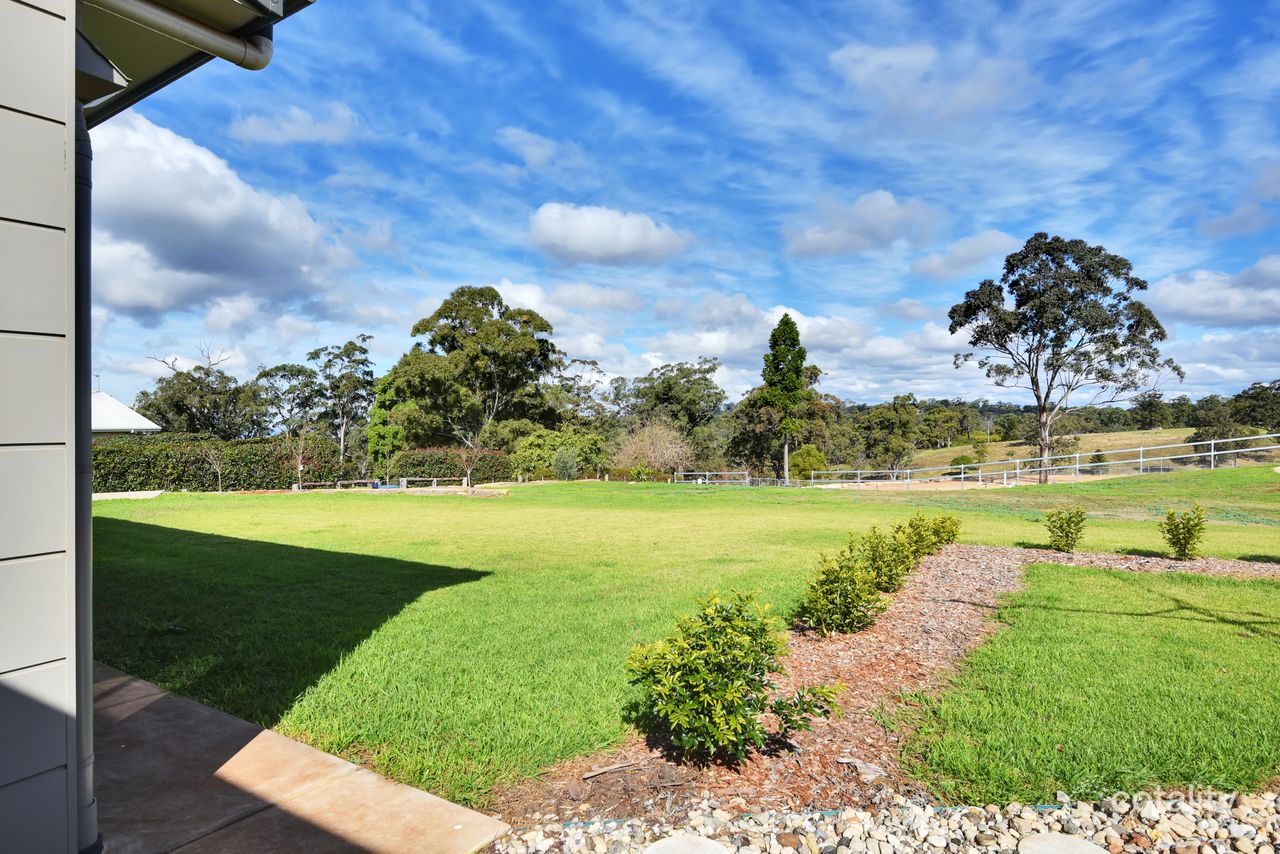 13 Bradys Rd, Highfields, QLD 4352