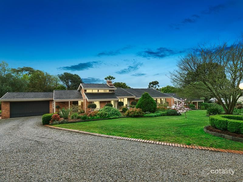 9 Alford Ave, Mooroolbark, VIC 3138