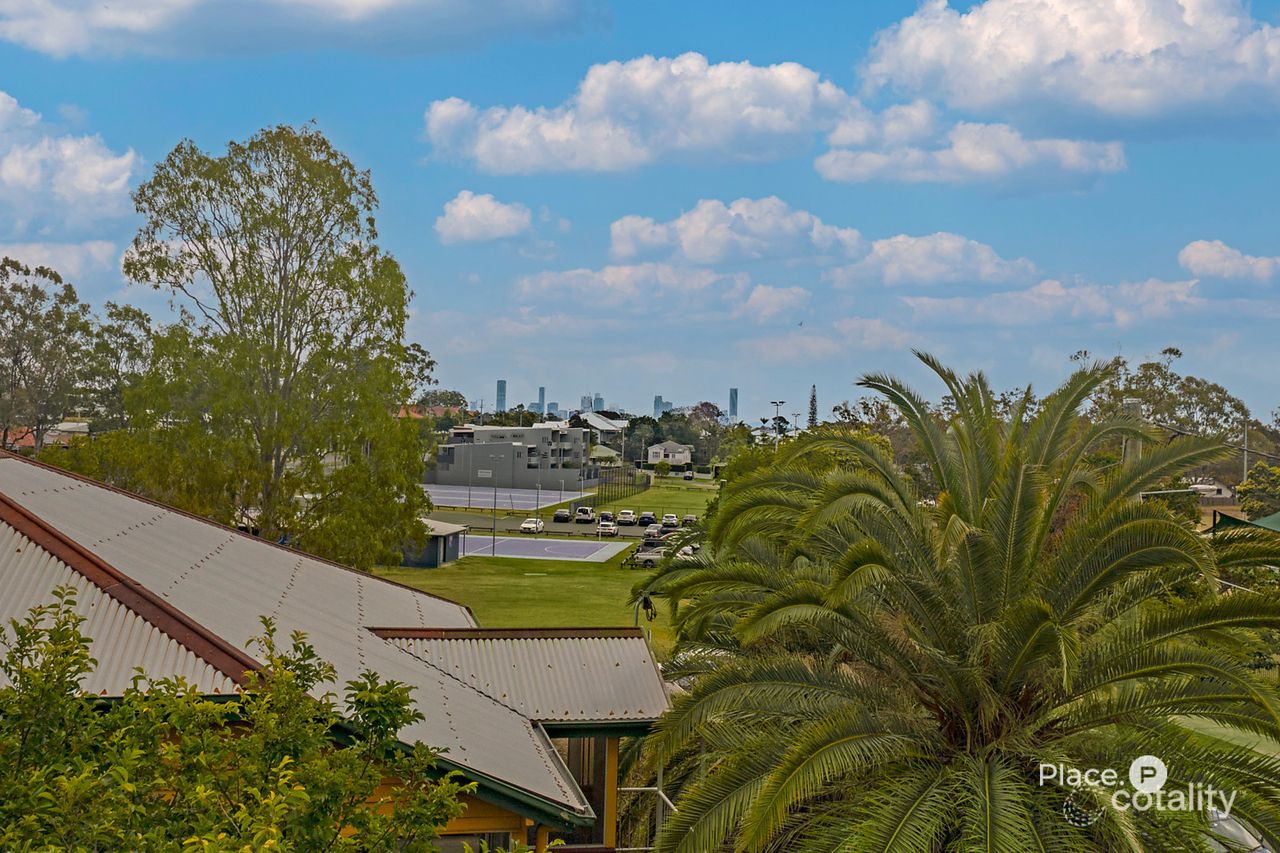 24 Bombery St, Cannon Hill, QLD 4170