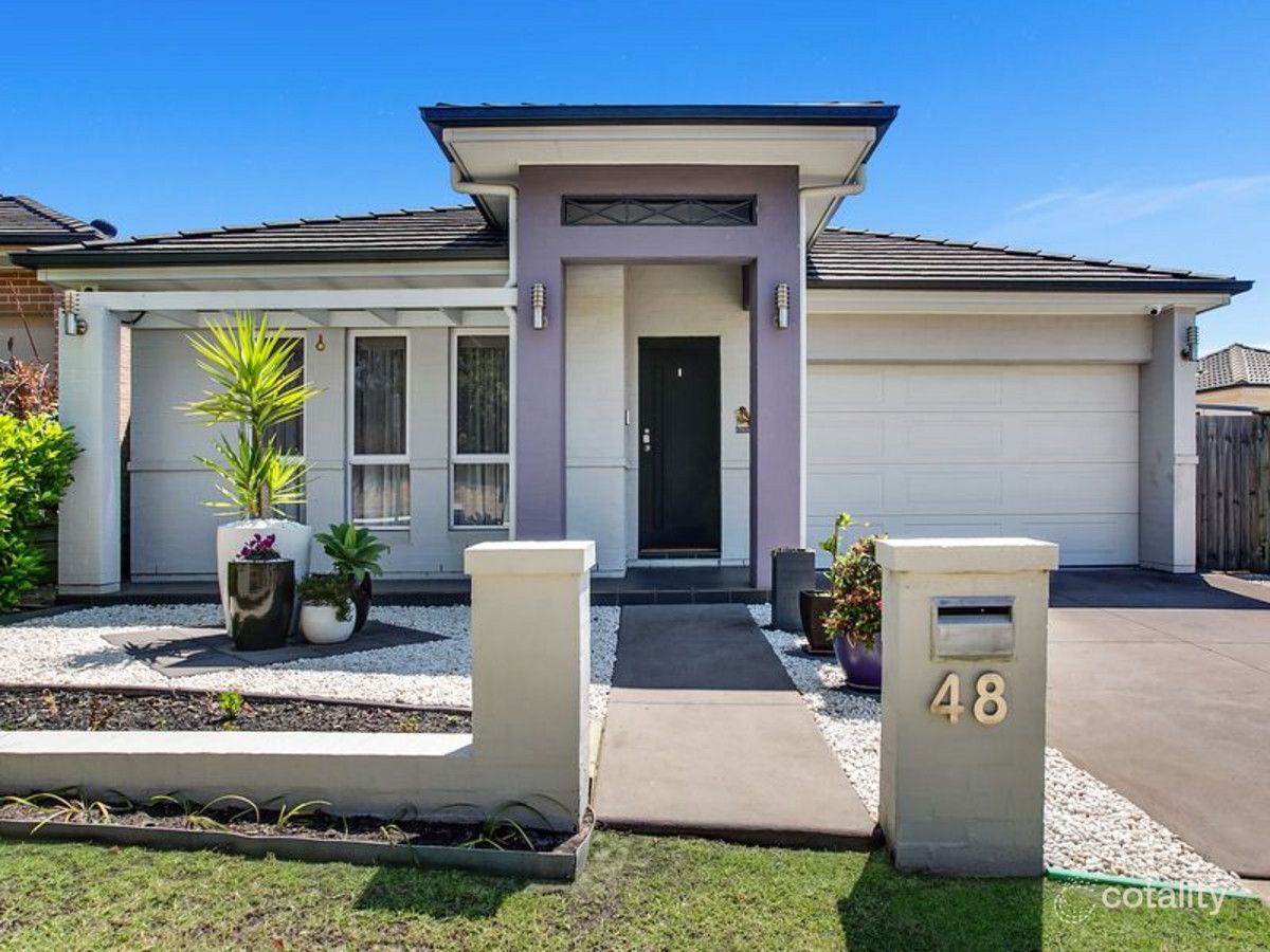 48 Gilchrist Dr, Campbelltown, NSW 2560