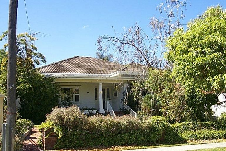 30 Melrose Cres, Menora, WA 6050