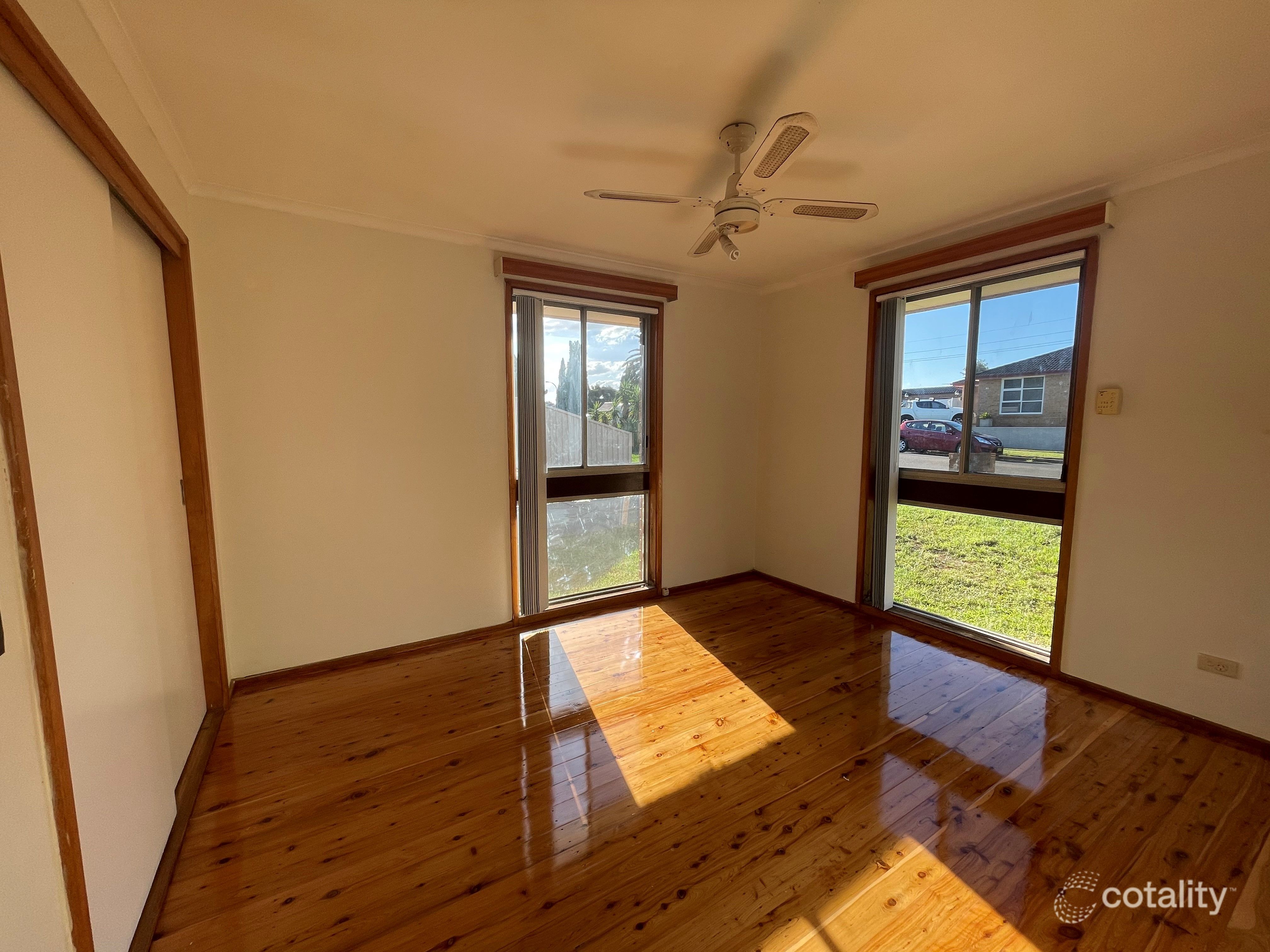 16 Bettong Cres, Bossley Park, NSW 2176