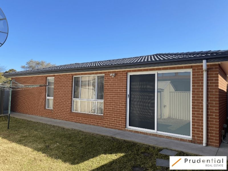 11 Gabo Cres, Sadleir, NSW 2168