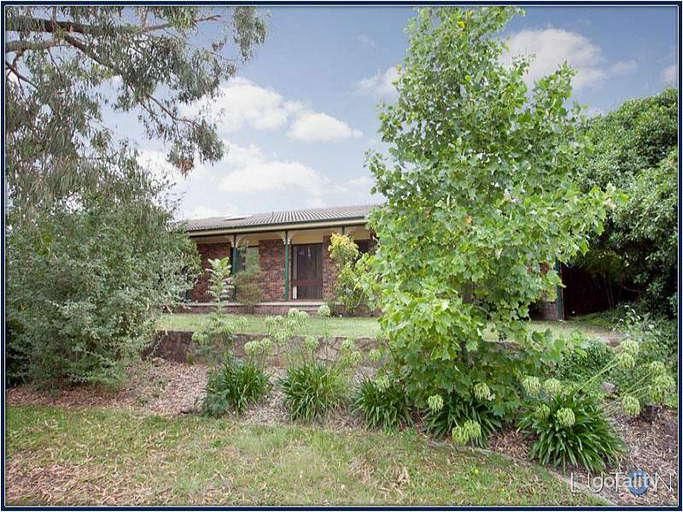 16 Merriman Cres, Macarthur, ACT 2904