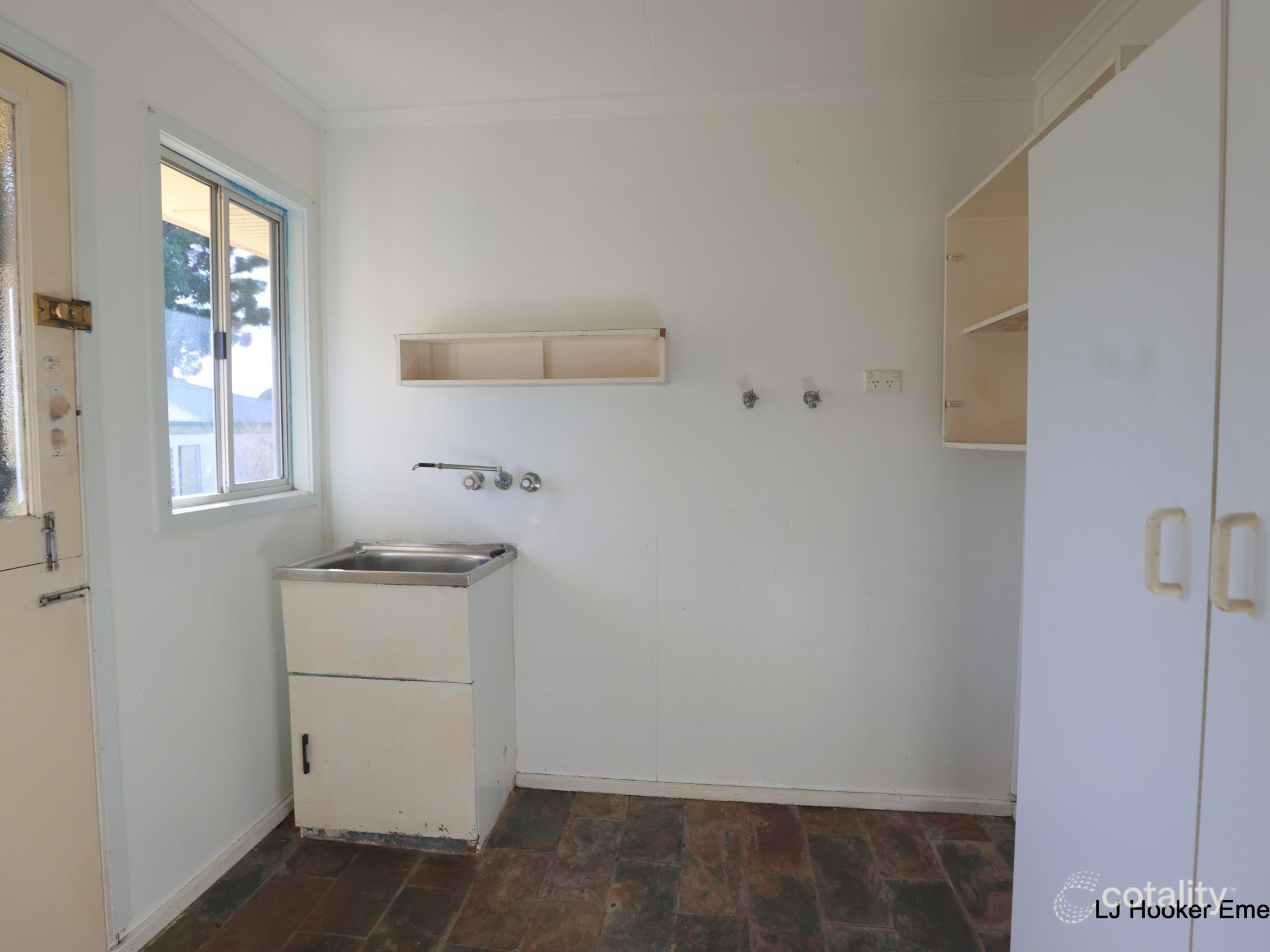 4 Zircon Ave, Emerald, QLD 4720