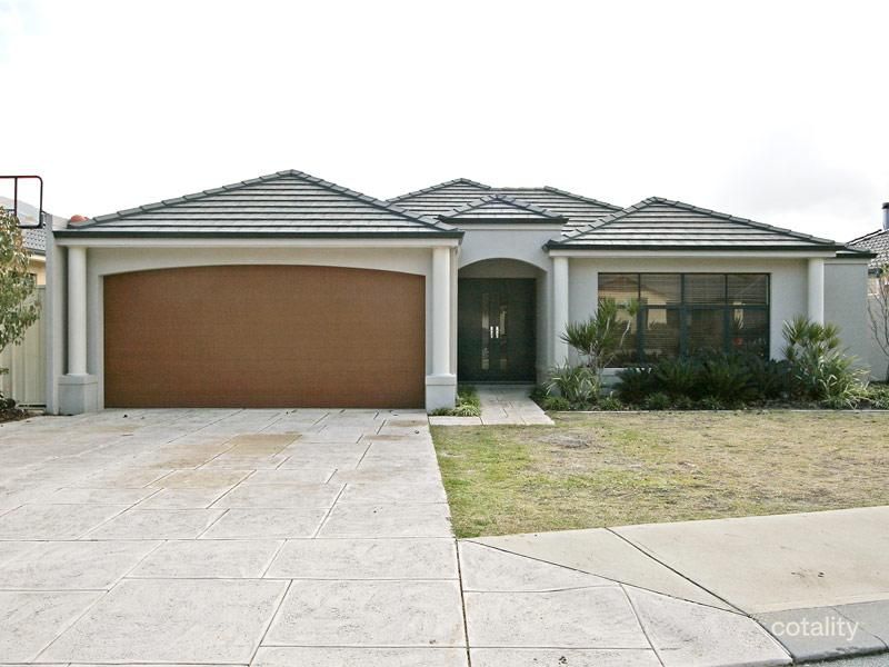 16 Leicester Cres, Canning Vale, WA 6155